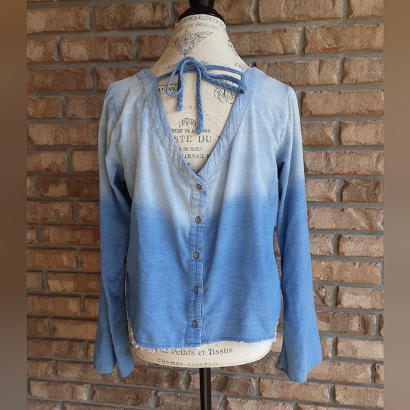 Cloth & Stone Anthropologie Ombree Tie Back Top with Bell Sleeves. - Picture 5 of 8